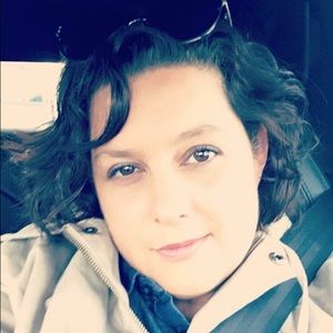 Meet your Posher, Genieva