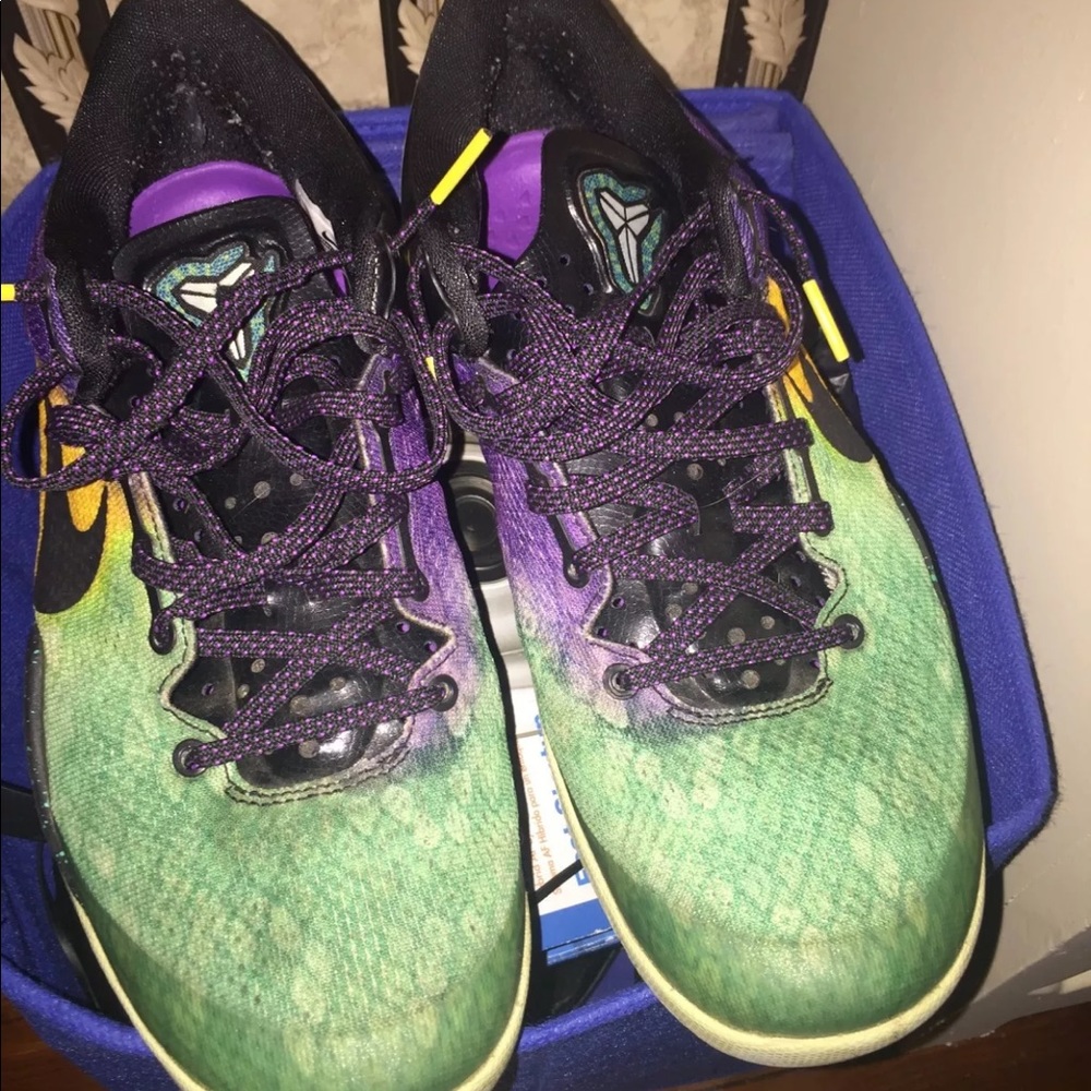 Kobe Bryant "Easter" 8's