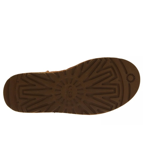 NWT Classic Short Chestnut Uggs - Picture 4 of 6