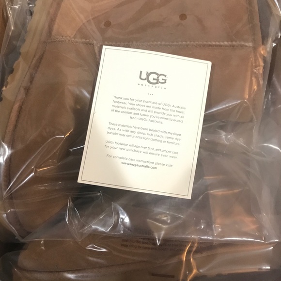 NWT Classic Short Chestnut Uggs - Picture 5 of 6