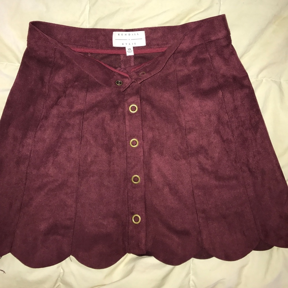 Kendall&Kylie high waisted burgundy skirt