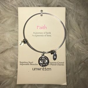 Silver charm bracelet "unwritten"