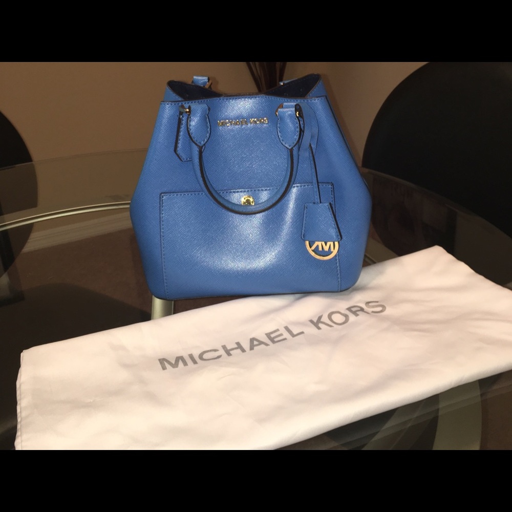 🎉 Michael Kor satchel 🎉