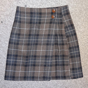 Black and Brown Plaid Wool Wrap Skirt w/Buttons!