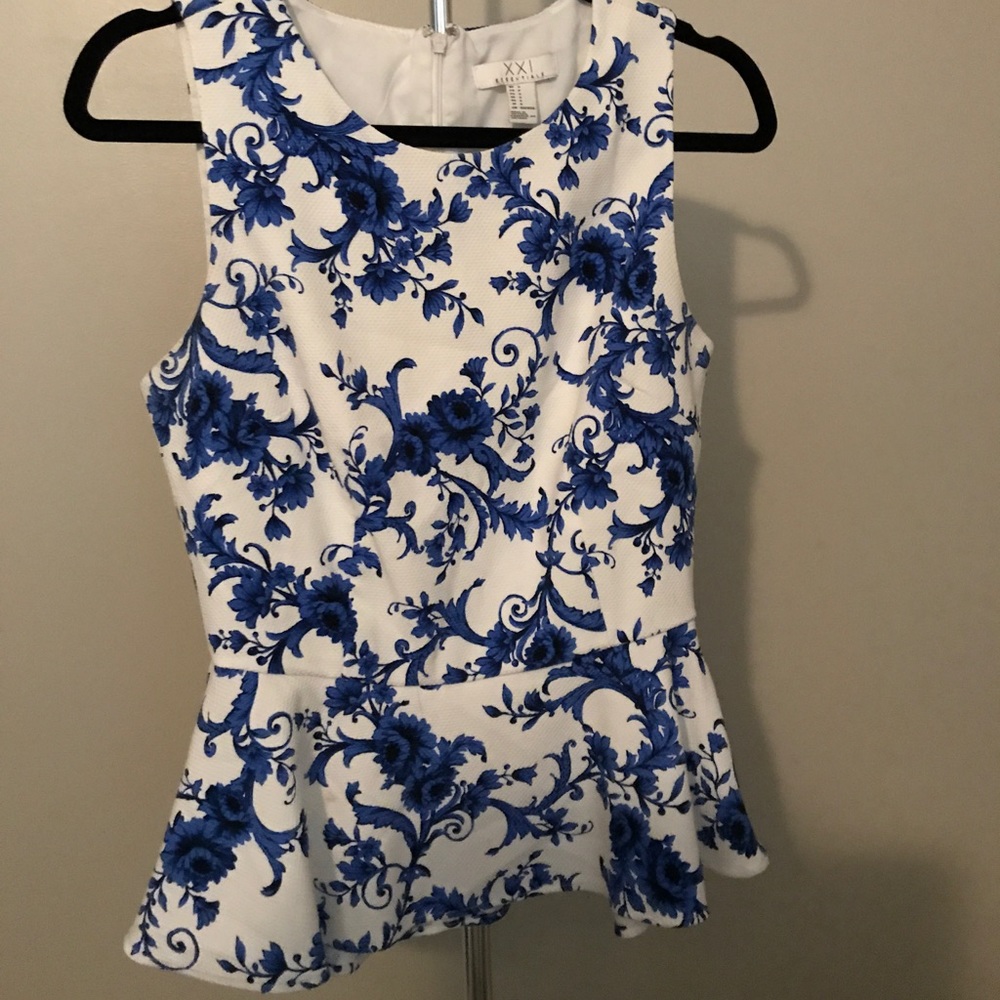 Forever 21 Peplum Top S