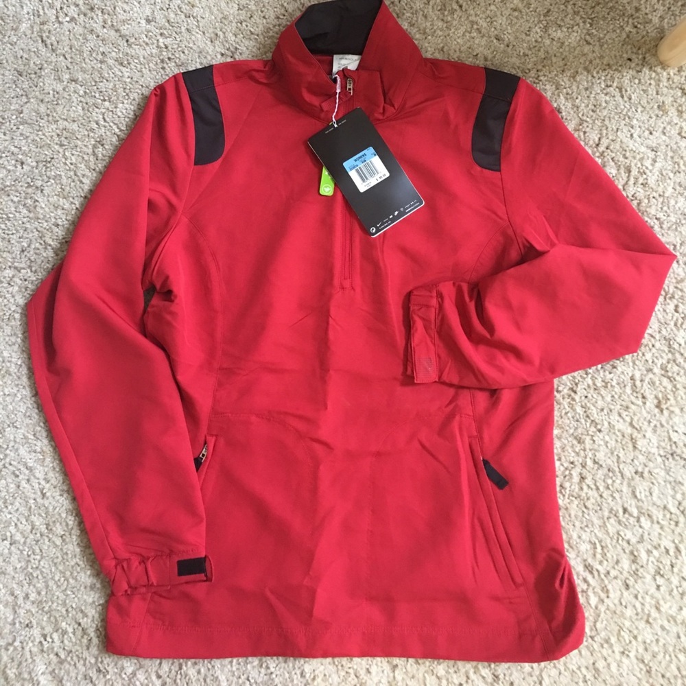NWT Nike windwear size medium