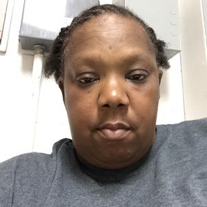 Meet your Posher, Dina