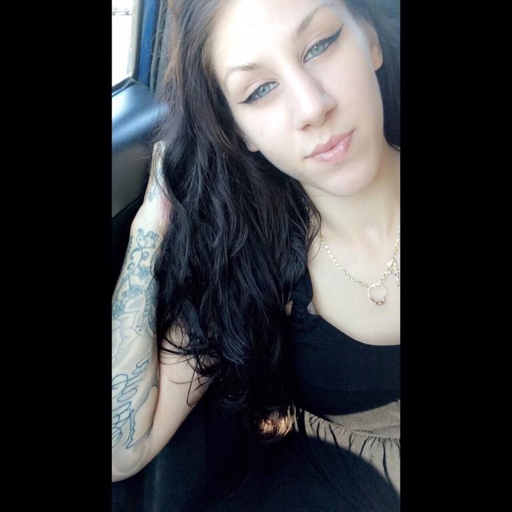 Meet your Posher, Manda