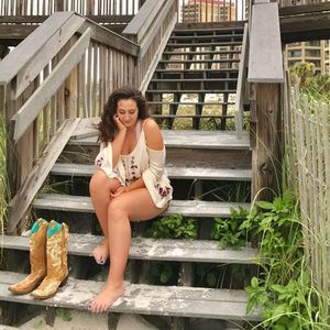 Meet your Posher, Victoria