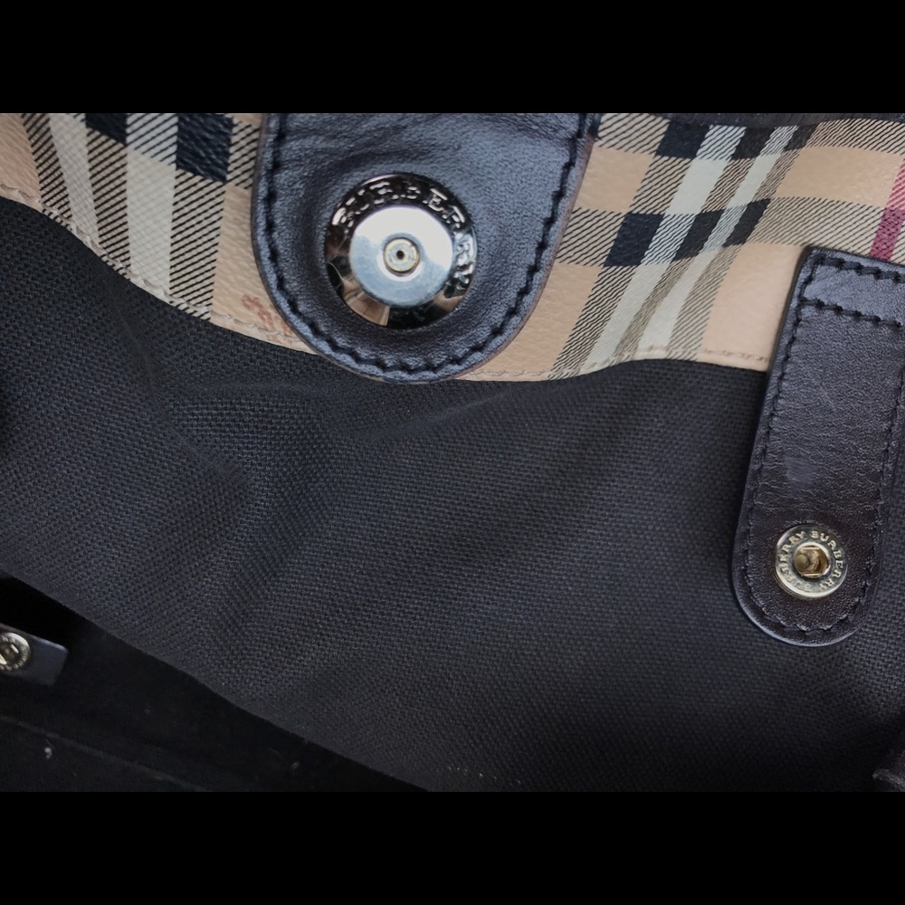 Authentic Burberry canter check purse - Picture 3 of 4