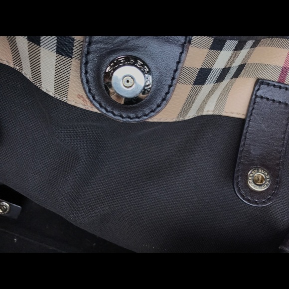 Authentic Burberry canter check purse - Picture 3 of 4