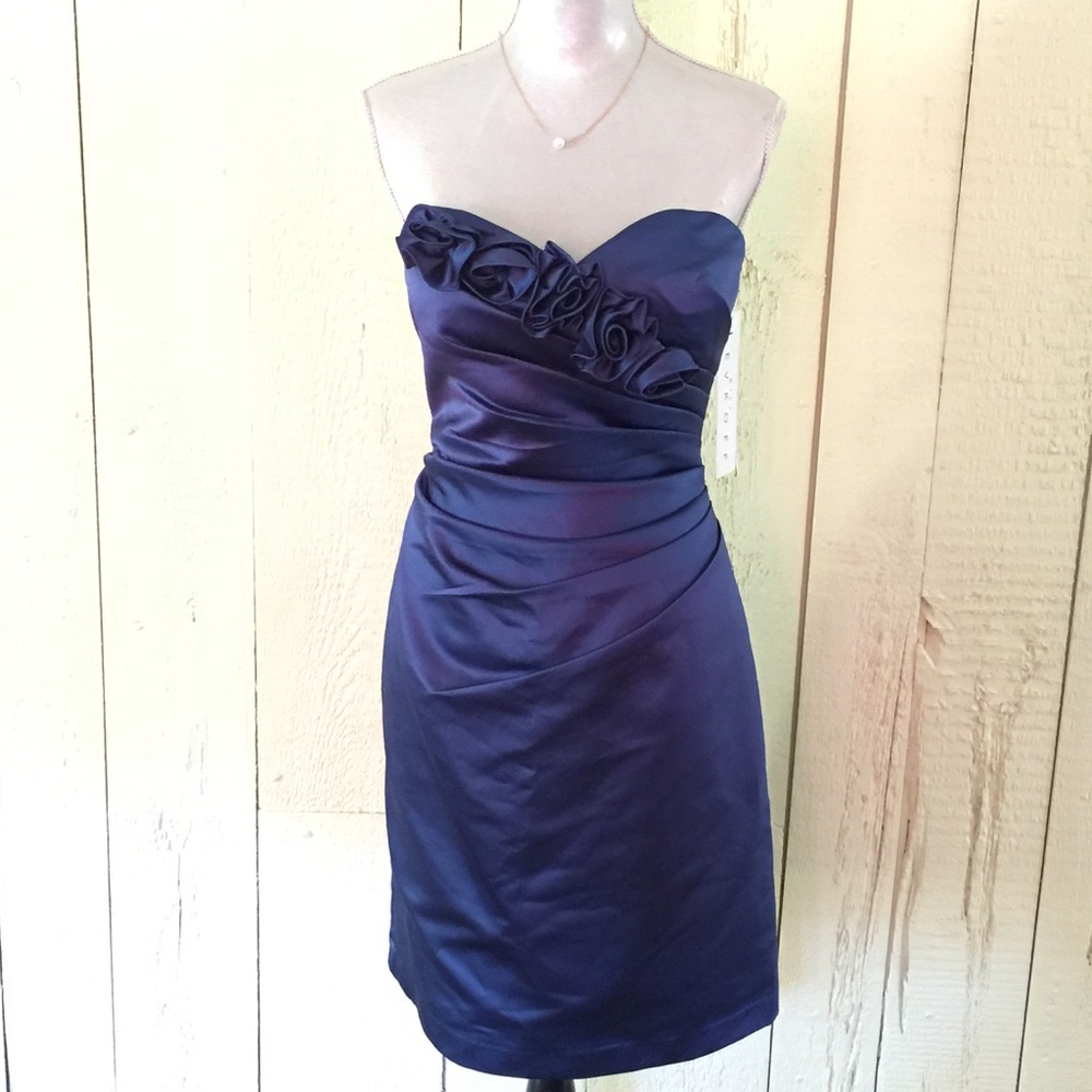 BNWT Strapless Satin Sweetheart neckline formal