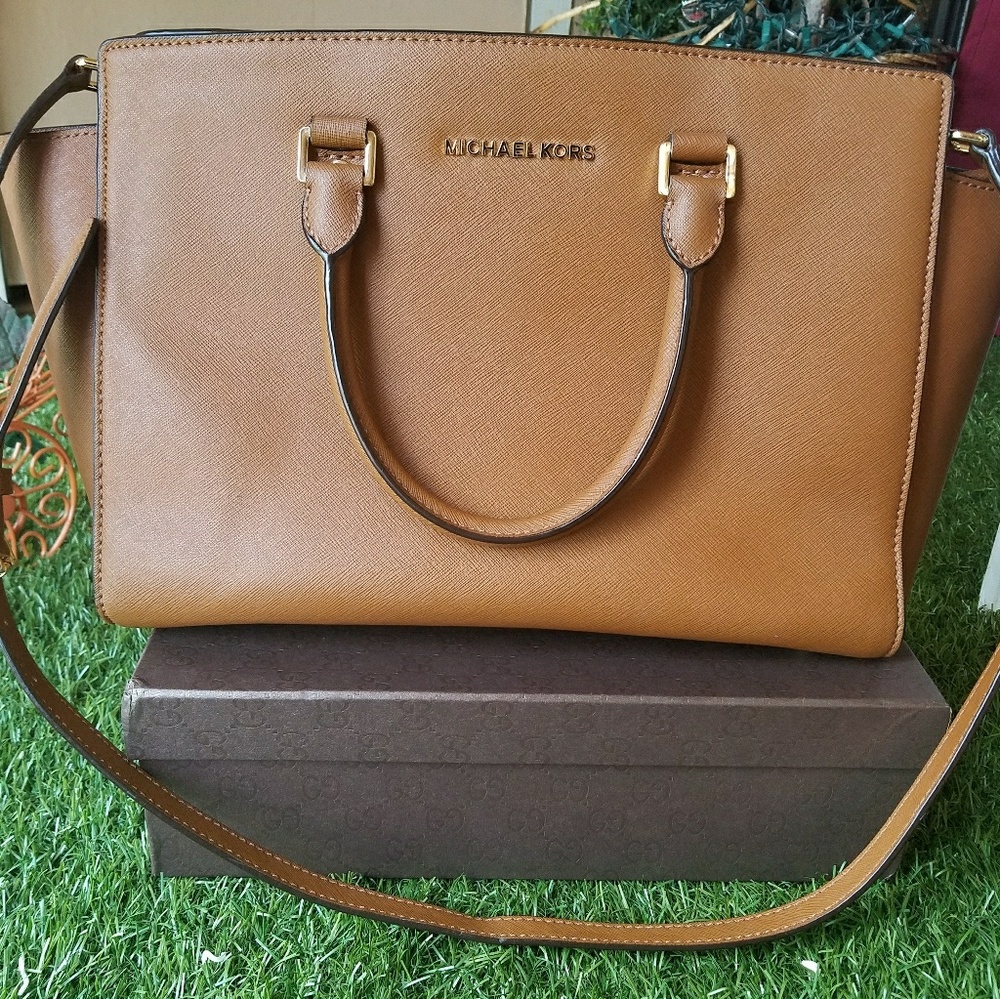 Michael Kors Selma Bag/Purse