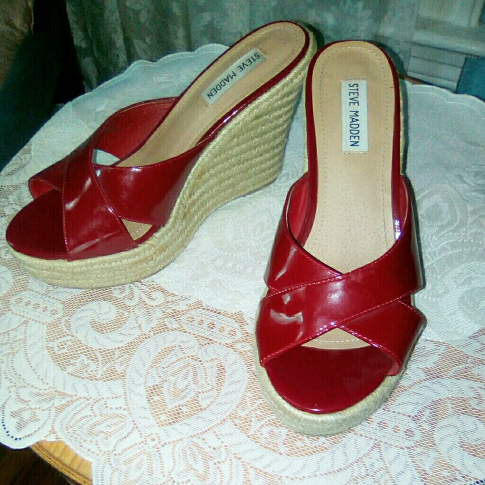 A pair of like new wedges