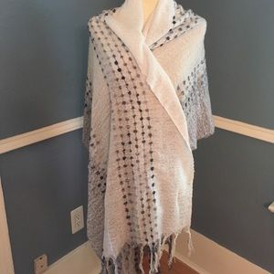 Chloe + Isabel scarf/wrap