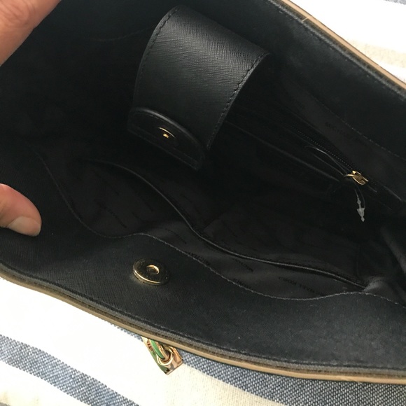 Purse - Picture 2 of 4