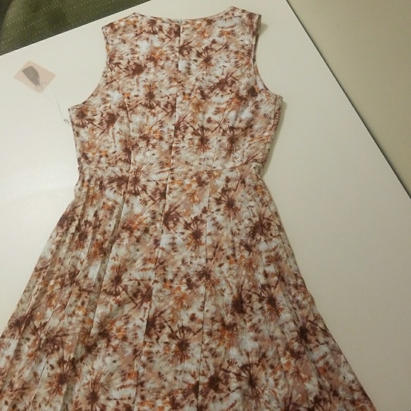 Dress - Picture 2 of 3