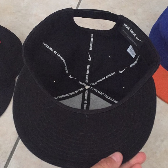 Snap backs - Picture 3 of 4