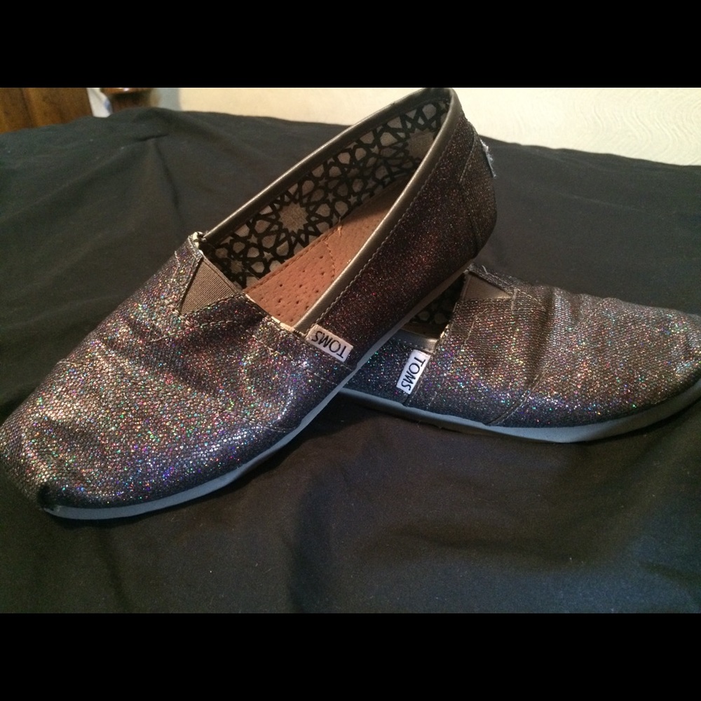 TOMS women's metallic size 6 canvas shoes!