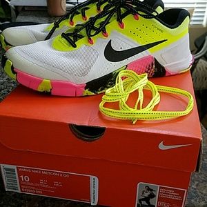 Womens Nike Metcon 2