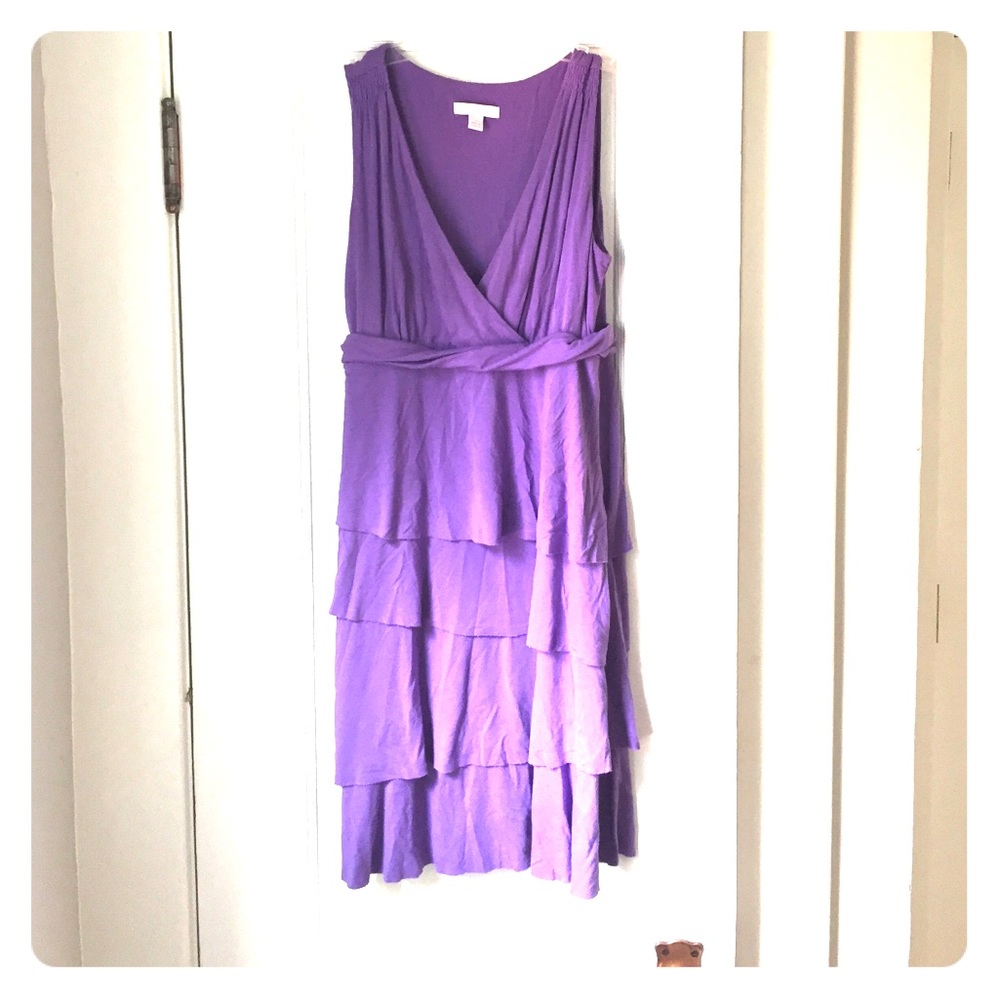 ⭐️3/$20 New York & Co small stretch ruffle dress