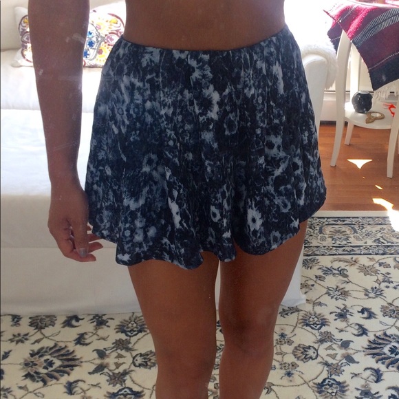 Blue Patterned Abercrombie and Fitch Skort - Picture 1 of 5