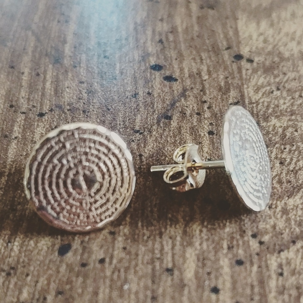 Dainty gold jewelry stud earrings