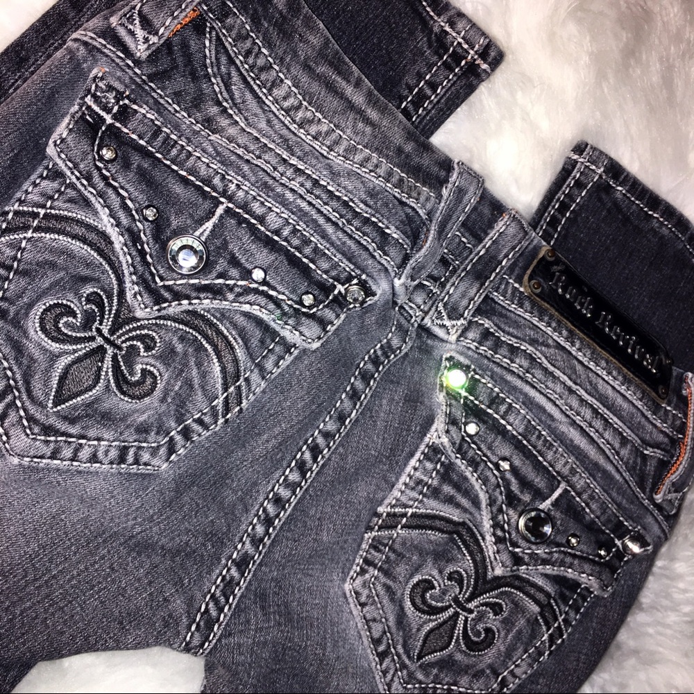 Size 26 Fits 25 Rock Revival Sasha Straights