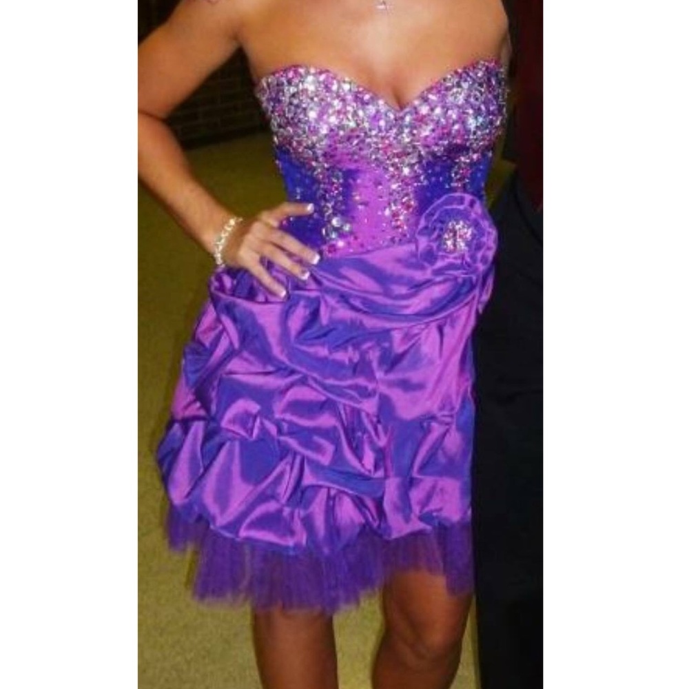 Beautiful purple dress!