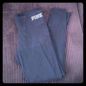 Victoria Secret med. yoga leggings, small pocket