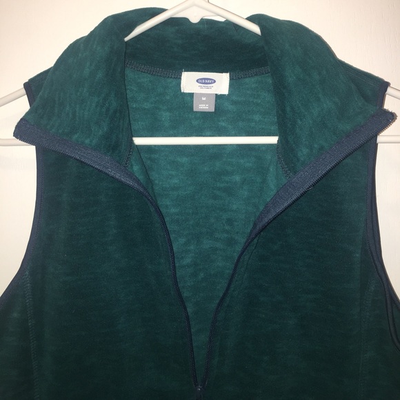 Real Old Navy Fleece Vest - Picture 2 of 3
