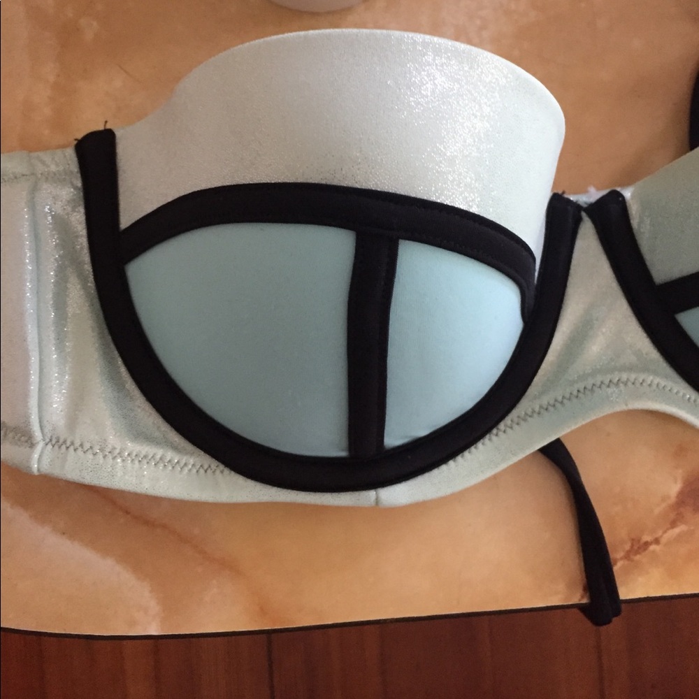 Bikini top - Picture 2 of 2