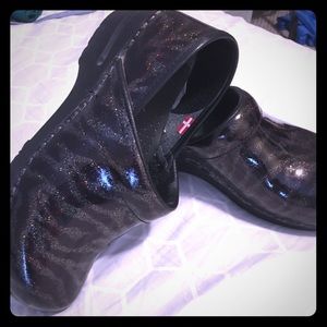 Gently worn Sanita clogs sz 37. Blk/iridescent zeb