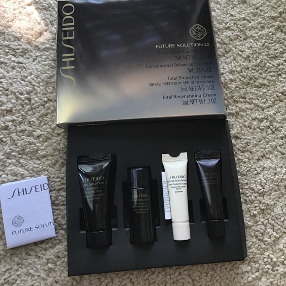 Accessories - Shisheido travel skin care set new