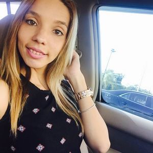 Meet your Posher, Yari