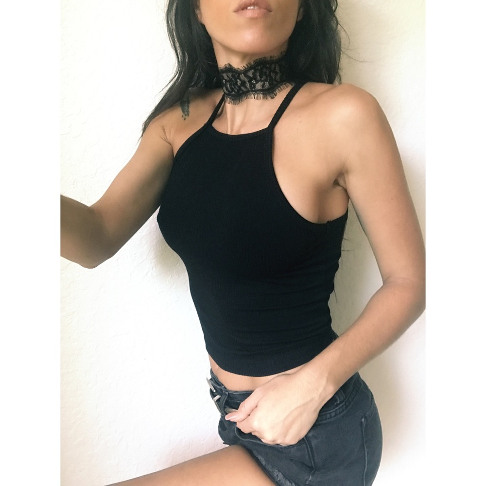 Black lace choker
