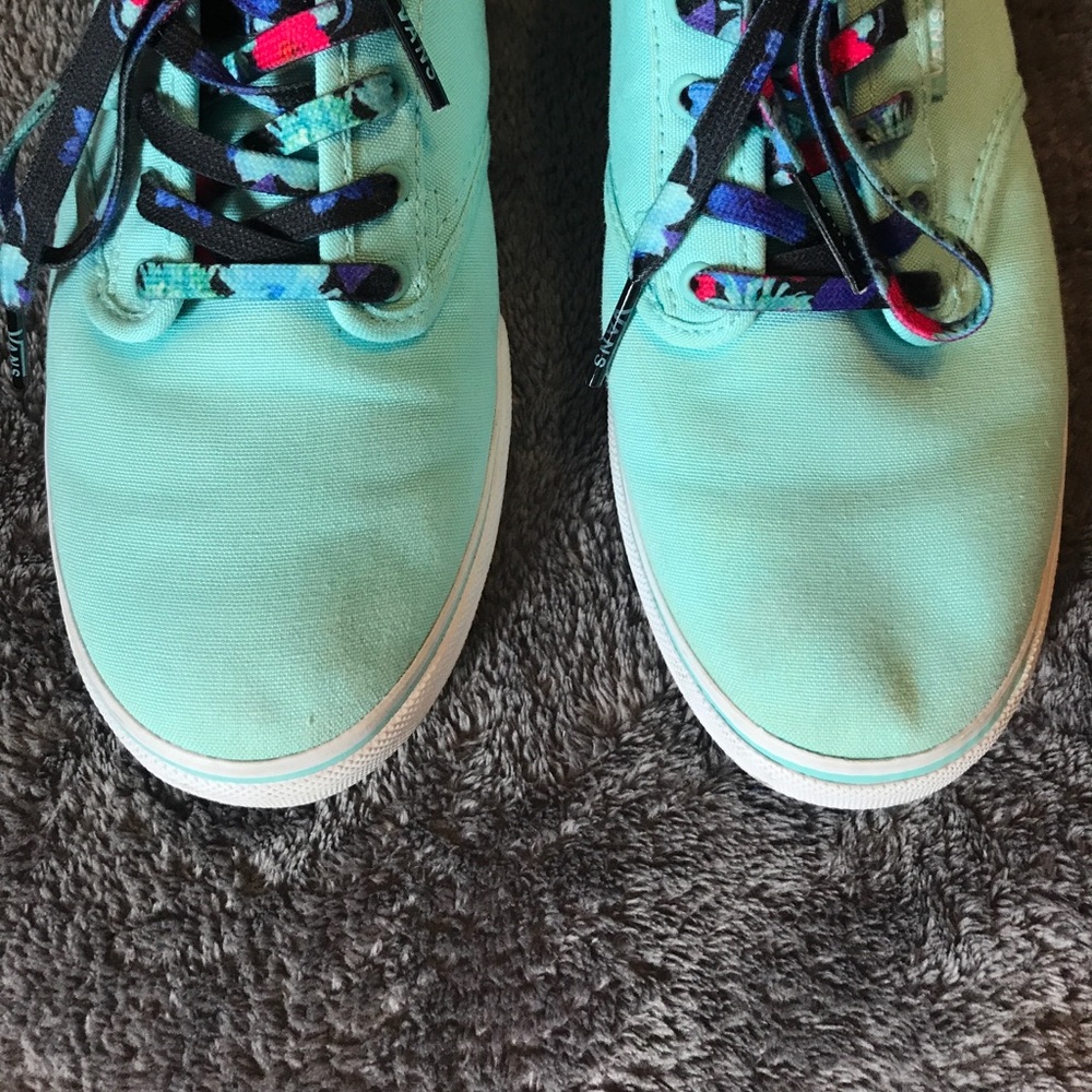 Vans - Picture 2 of 2