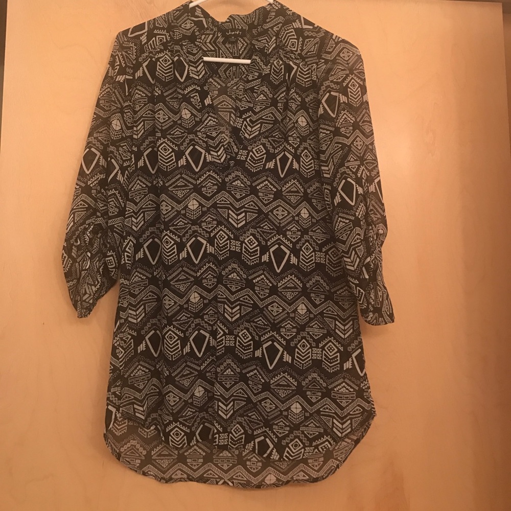 Black and white tribal print long shirt!