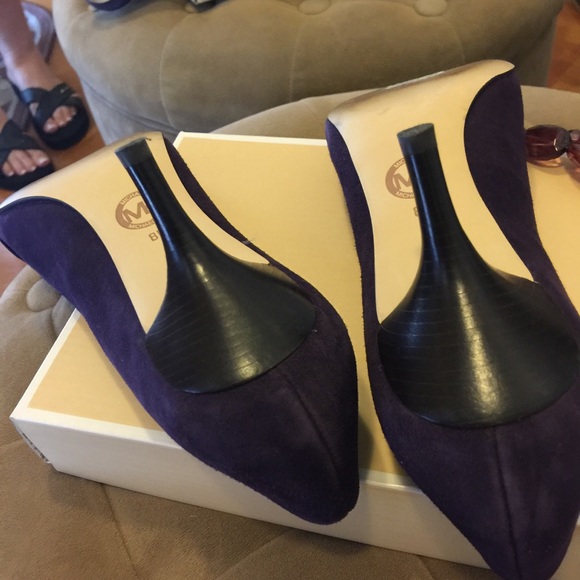 💜Michael Kors Purple Heels💜SOLD - Picture 6 of 7