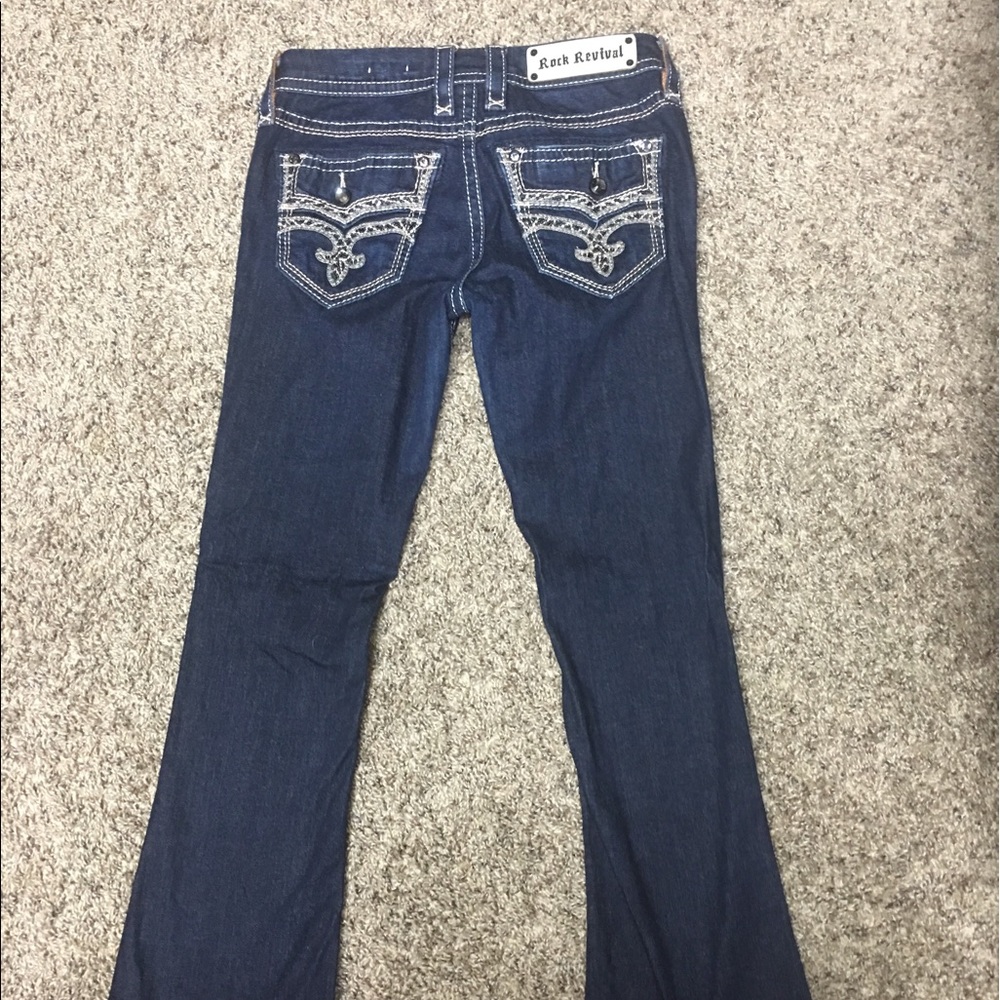 SALE!🔥🛍 Adorable rock revival jeans