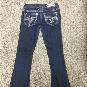 SALE!🔥🛍 Adorable rock revival jeans