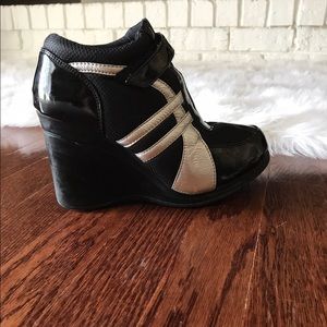 Bebe wedge sport shoe