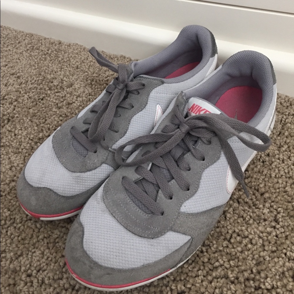 Nike sportswear tennis shoes size 10.5