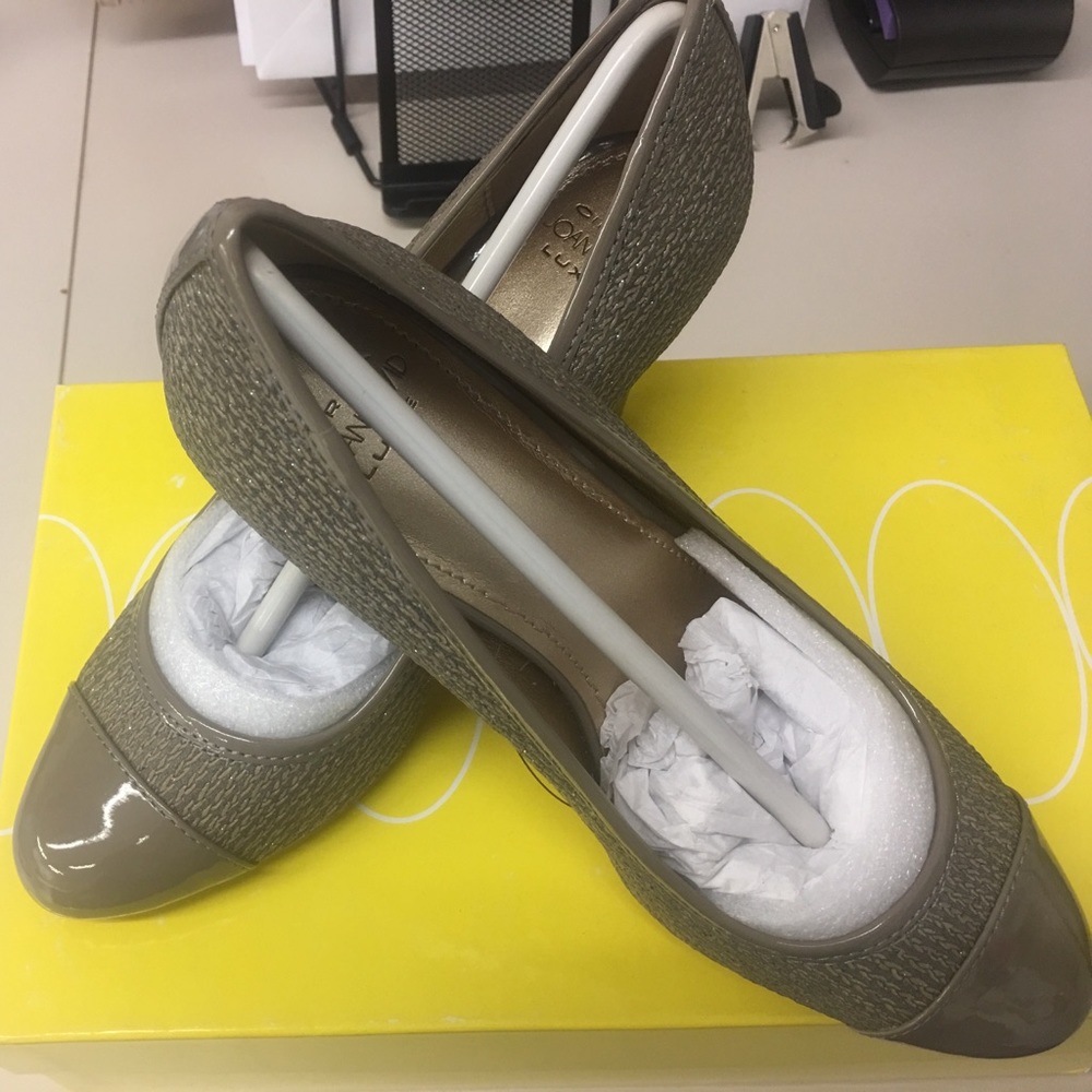 NIB Circa Joan & Davis Luxe Series Taupe pump
