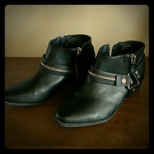 LANE BRYANT LIKE NEW ZIP UP SHORT BOOTS!! 😍🤗