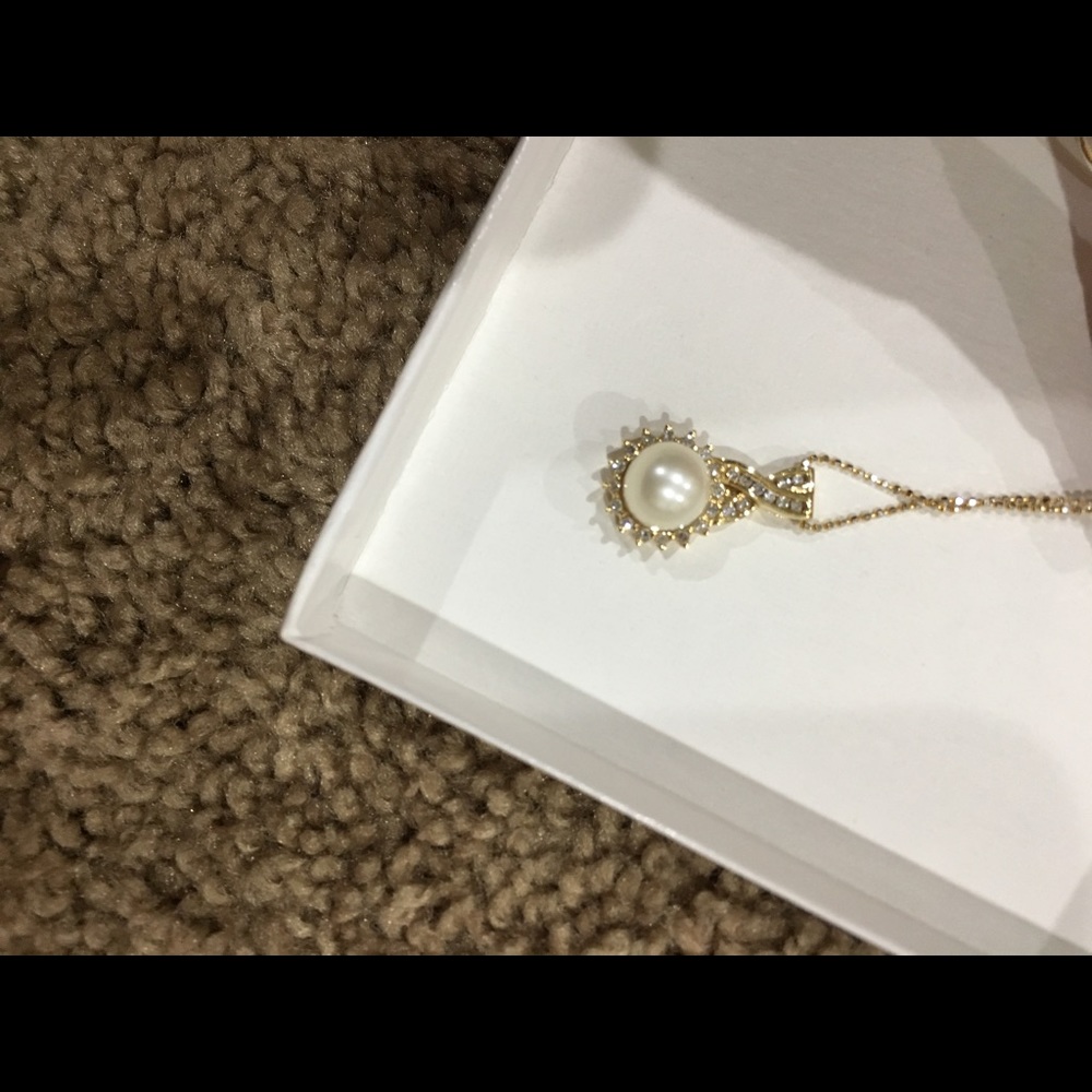 Pearl diamond pendant necklace. Real pearl. 14k gold