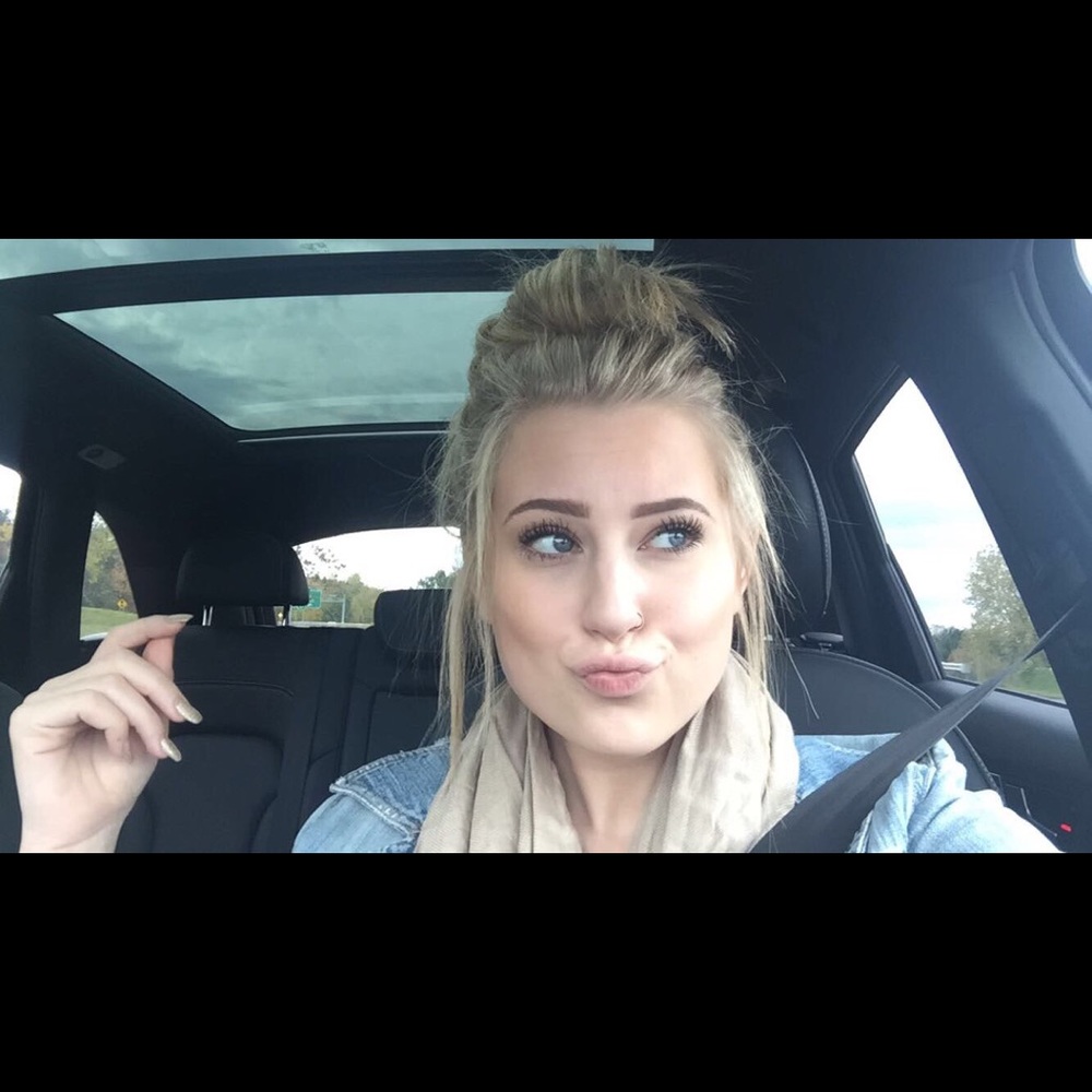 Meet your Posher, Isabel