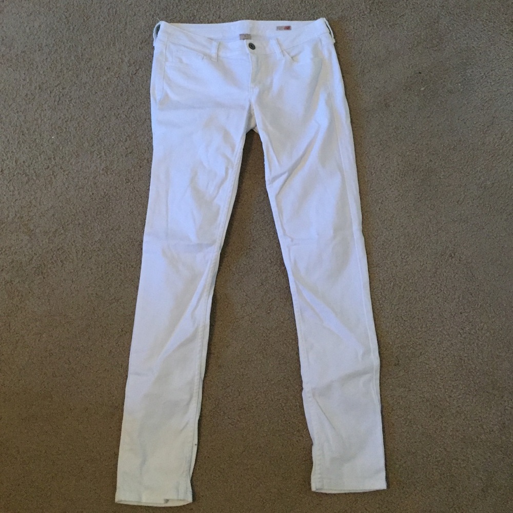 White skinny jeans