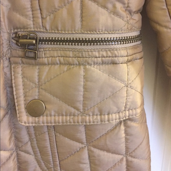 Lightweight jacket. - Picture 3 of 4