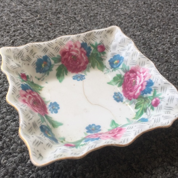 Vintage Roslyn Fine Bone China Small Bowl - Picture 2 of 3